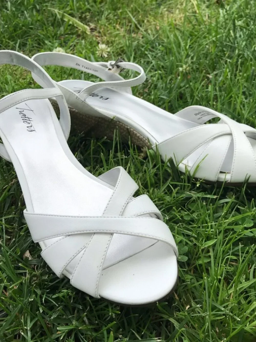 💕 3/$25 💕 Trotters Low Wedge Sling Back Sandals Size 9-1/2 N